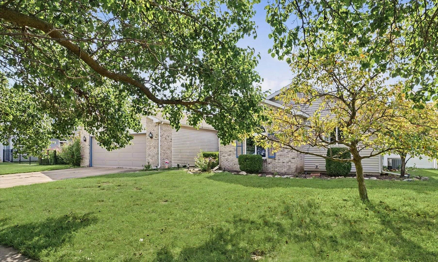 603 Laurel DR, St. Joseph, IL 61873