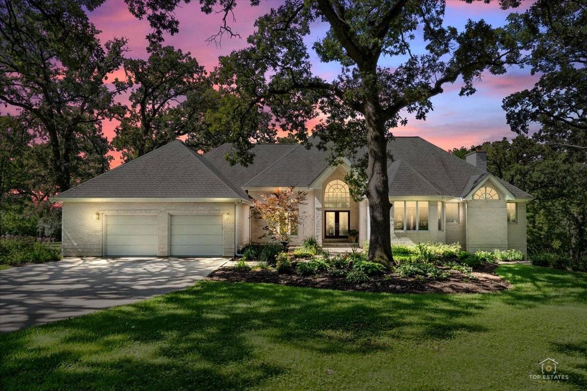 49W693 Hinckley RD, Big Rock, IL 60511