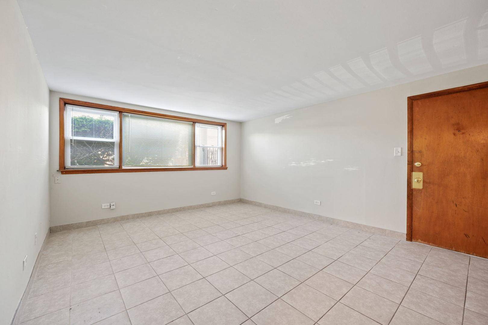 8440 W 95TH ST #1, Hickory Hills, IL 60457
