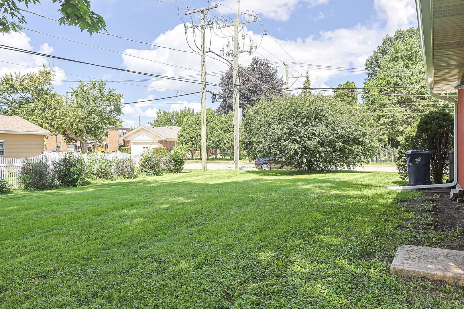 1305 VAN ST, Elgin, IL 60123