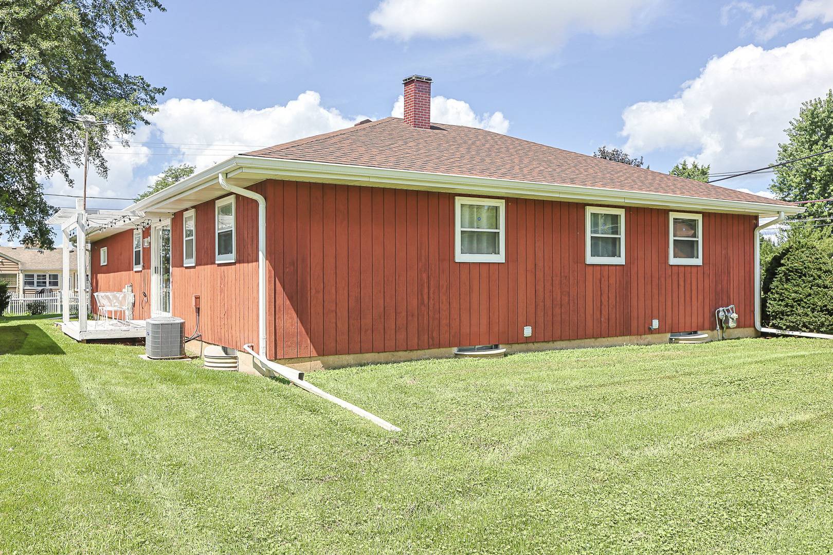 1305 VAN ST, Elgin, IL 60123