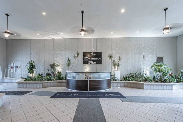 1 Renaissance PL #720, Palatine, IL 60067