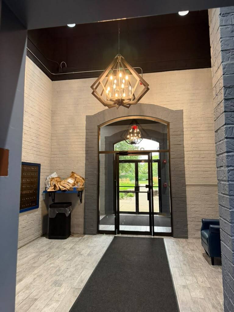 350 Plum Creek DR #107, Wheeling, IL 60090