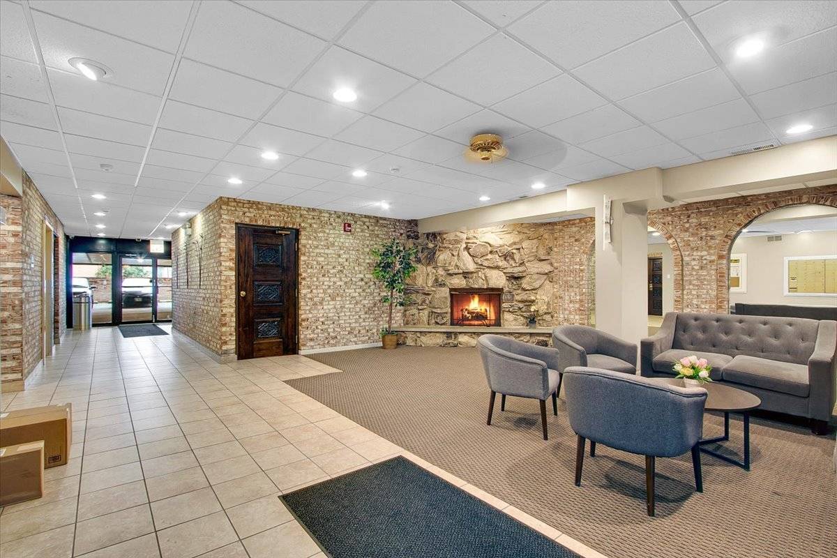 7525 W Lawrence AVE #505, Harwood Heights, IL 60706