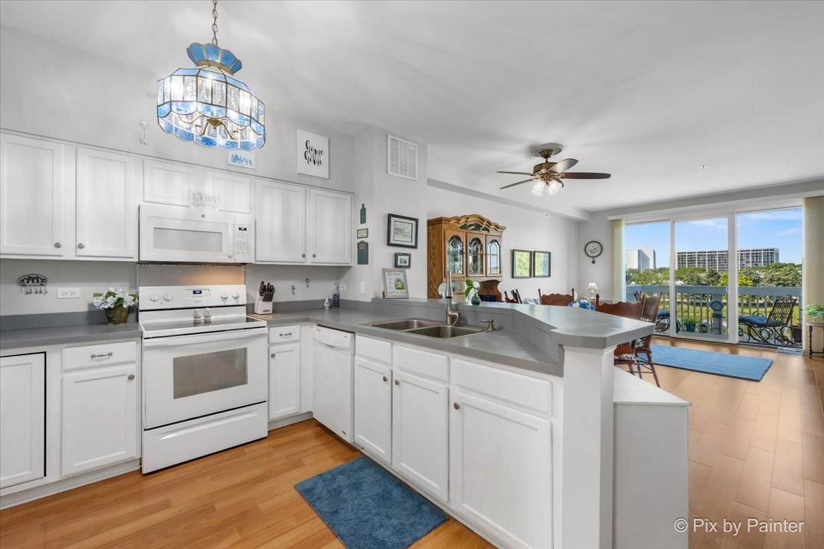 406 Arboretum DR #76, Lombard, IL 60148