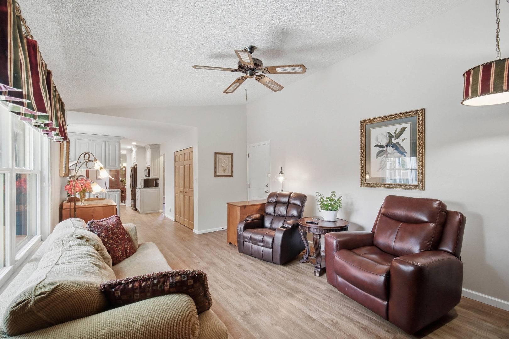 509 Tebay PL, Schaumburg, IL 60194