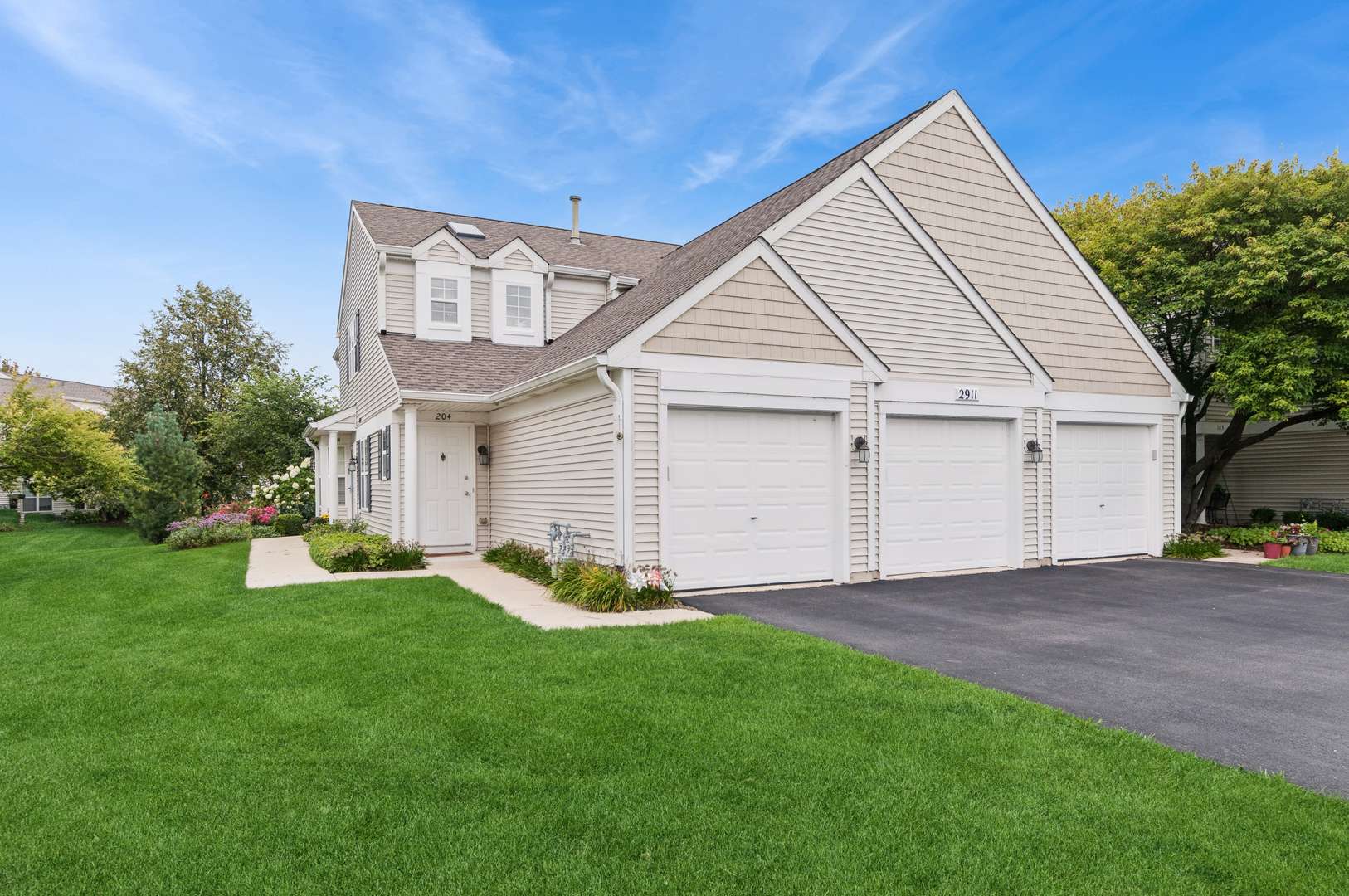 2911 Bartlett CT #104, Naperville, IL 60564