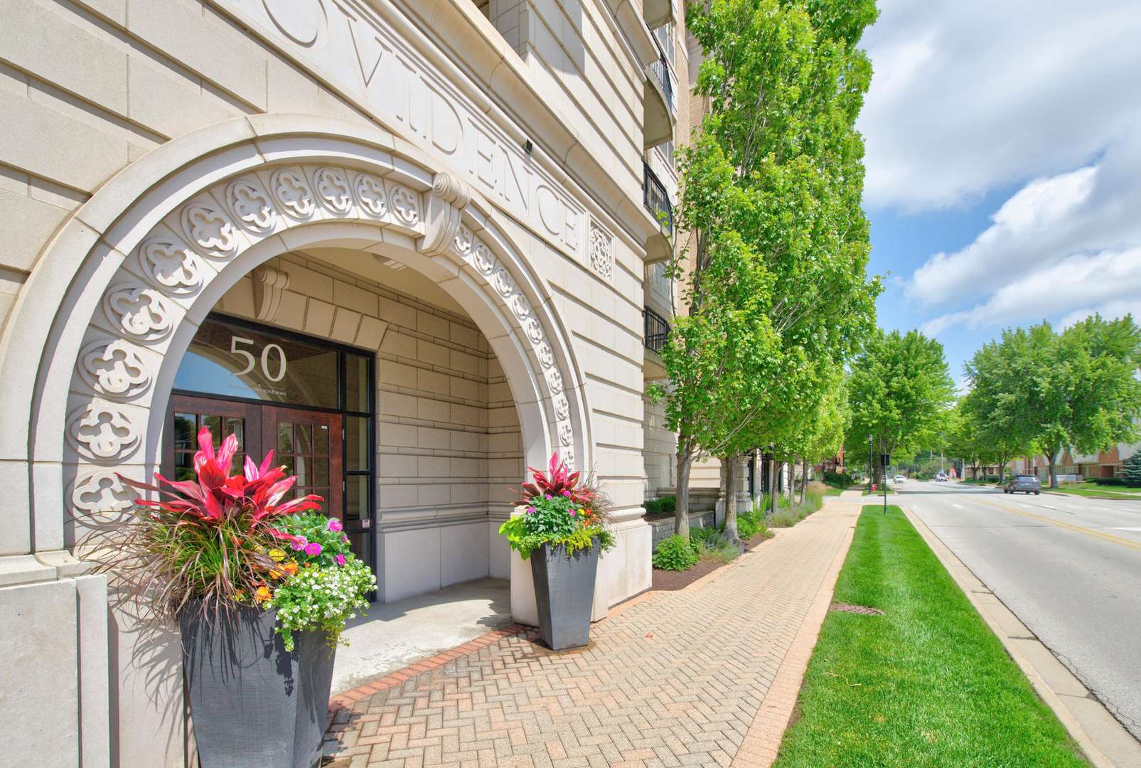 50 N Plum Grove RD #202E, Palatine, IL 60067