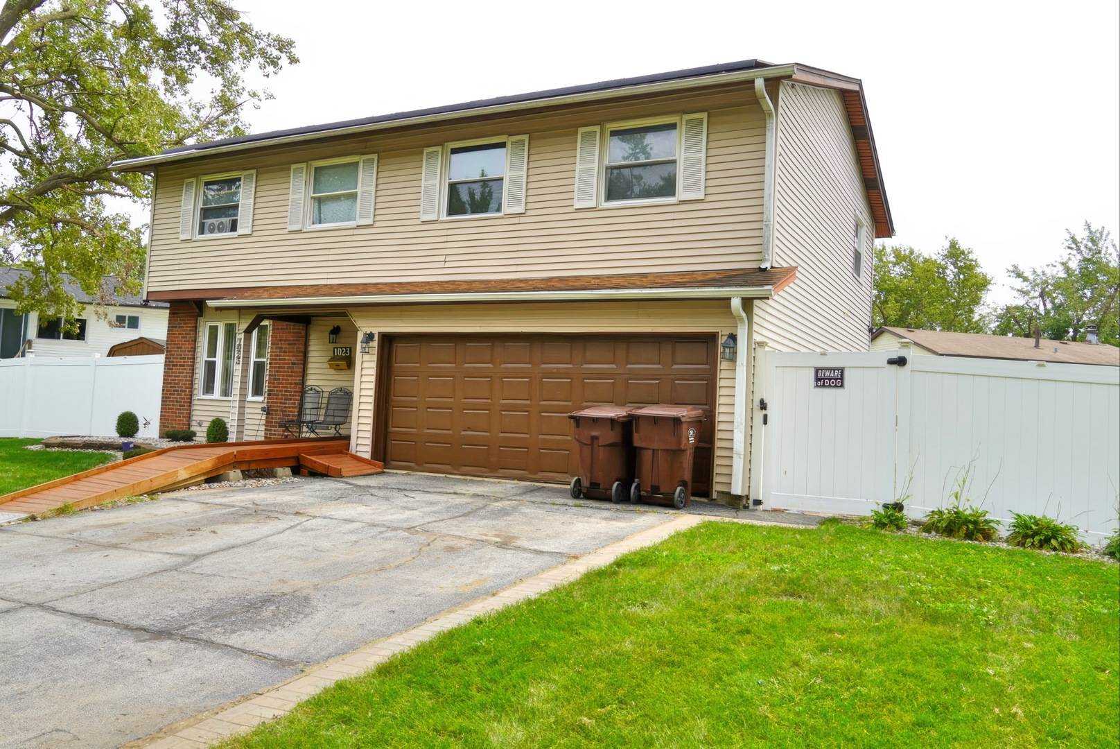 1023 Ashridge LN, University Park, IL 60484