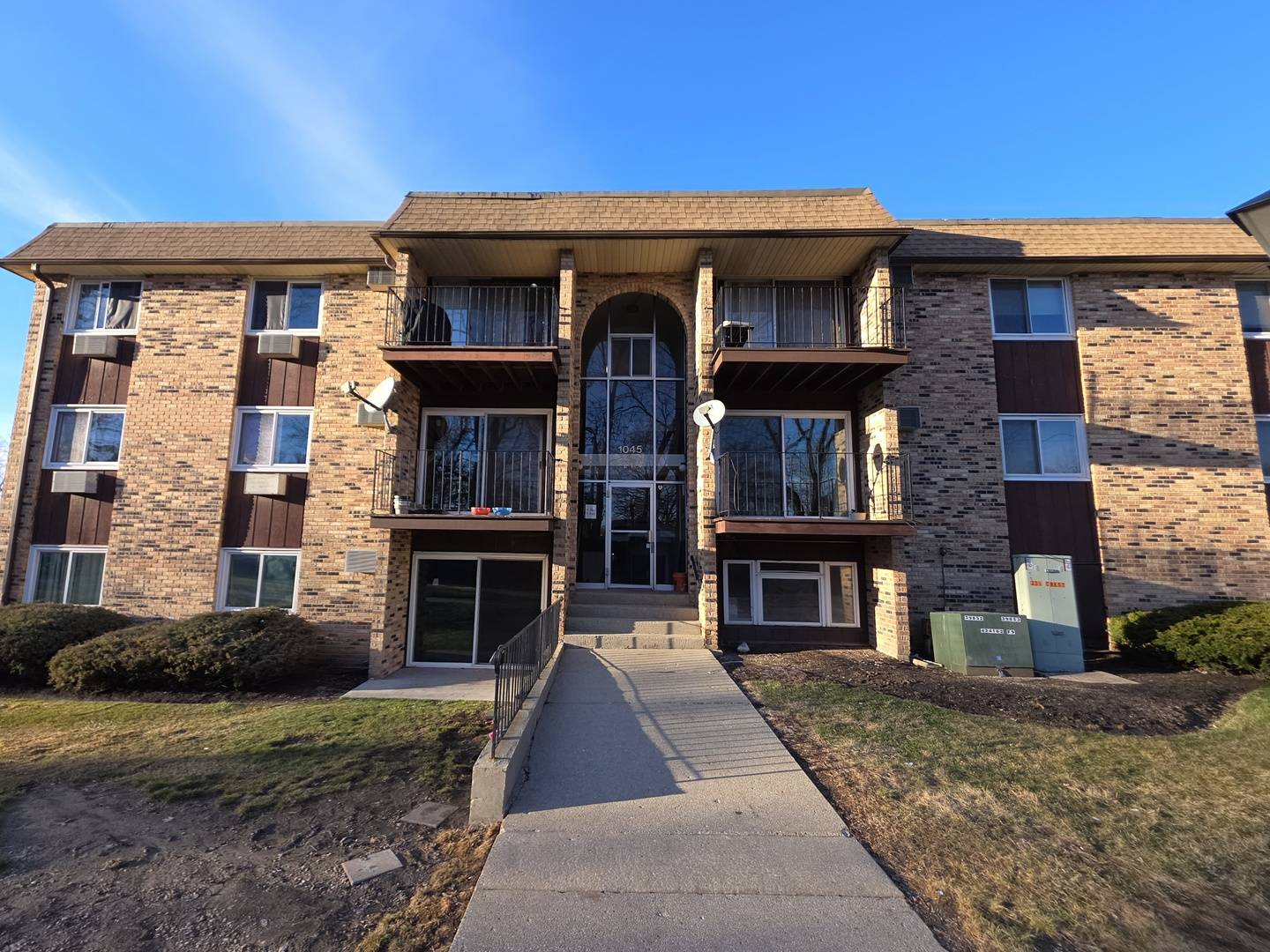 1045 Higgins Quarters DR #4-101, Hoffman Estates, IL 60169