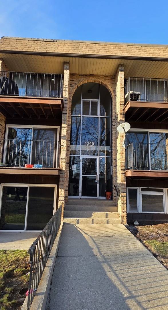 1045 Higgins Quarters DR #4-101, Hoffman Estates, IL 60169