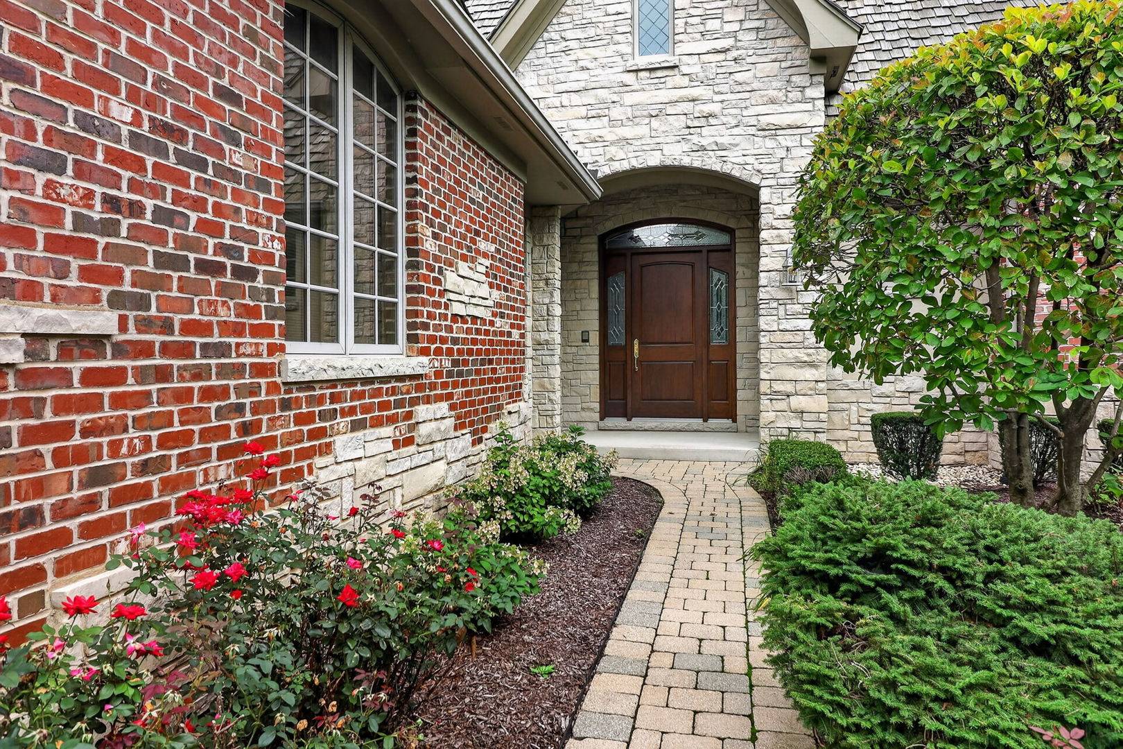 46 Forest Gate CIR, Oak Brook, IL 60523
