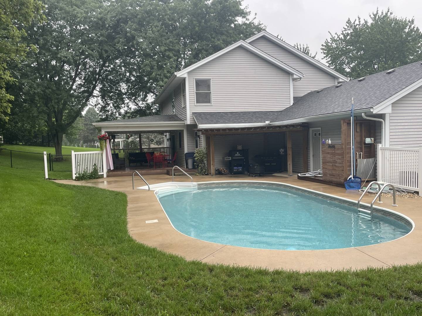 2137 Saint James AVE, Belvidere, IL 61008
