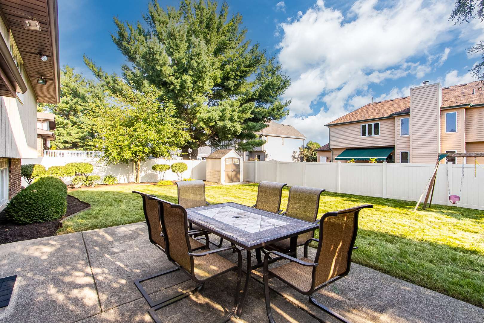 16W751 90TH ST, Willowbrook, IL 60527