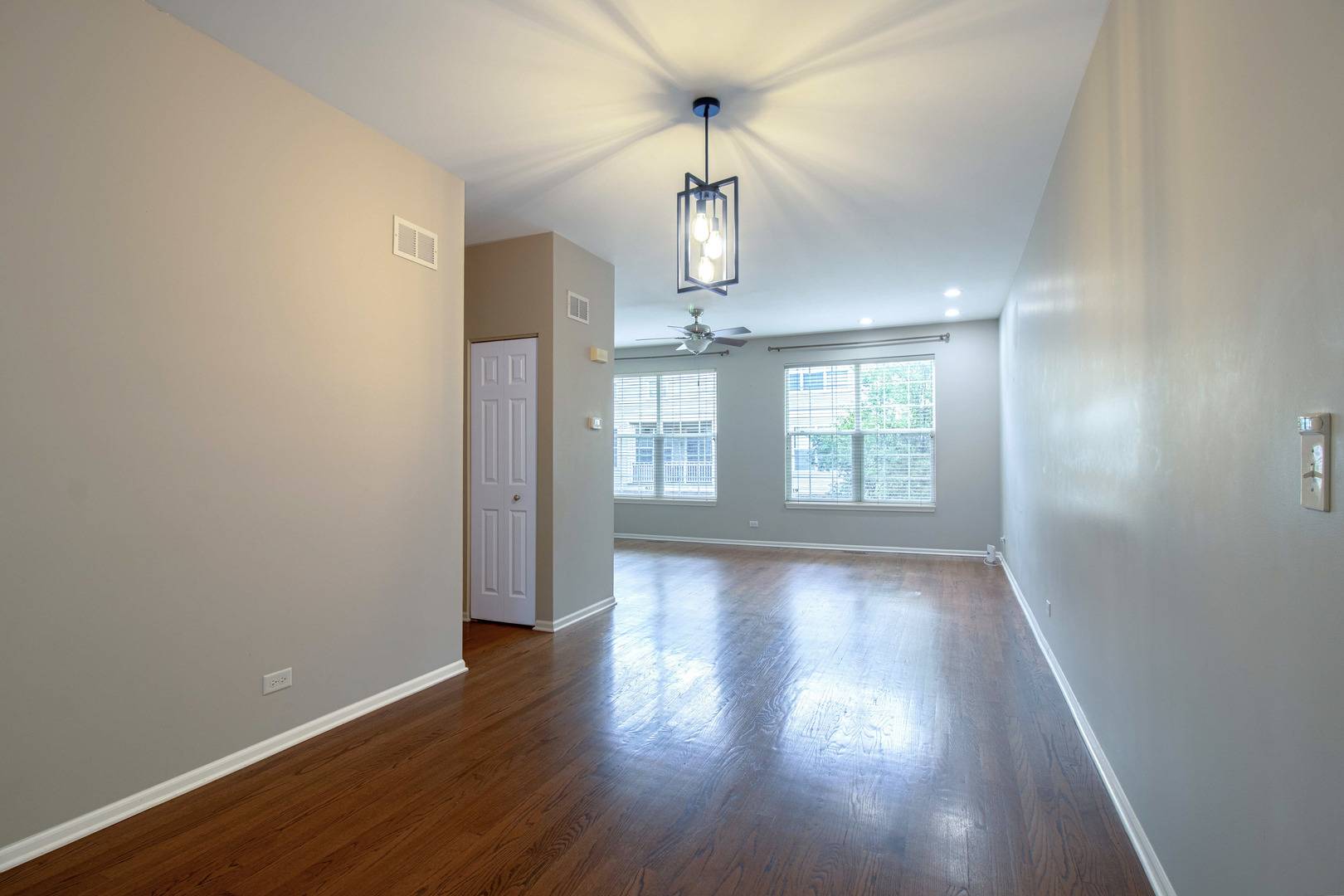 605 Pheasant TRL, St. Charles, IL 60174