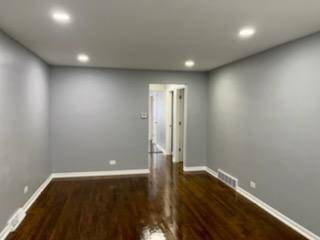9334 S PAXTON AVE, Chicago, IL 60617