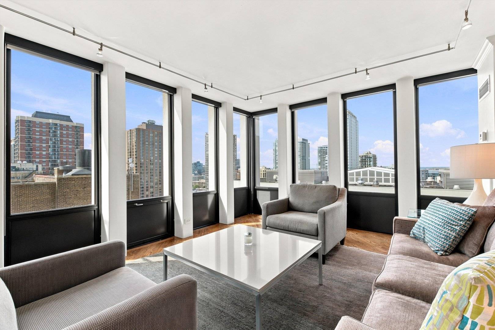 1230 N State Pkwy #21D, Chicago, IL 60610