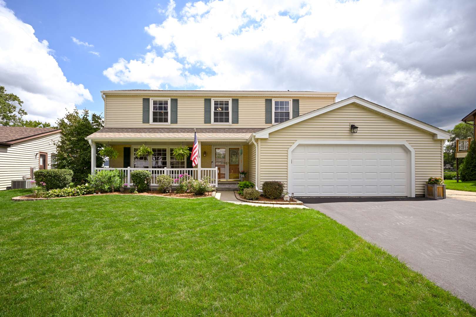 567 Hamilton AVE, Westmont, IL 60559