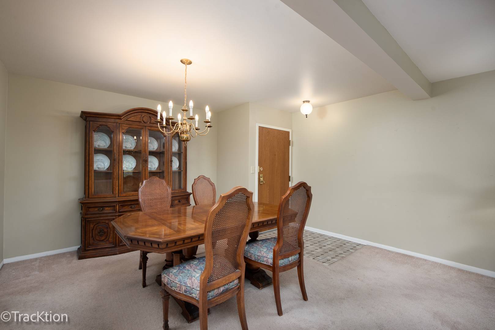 7525 Nantucket DR #405, Darien, IL 60561