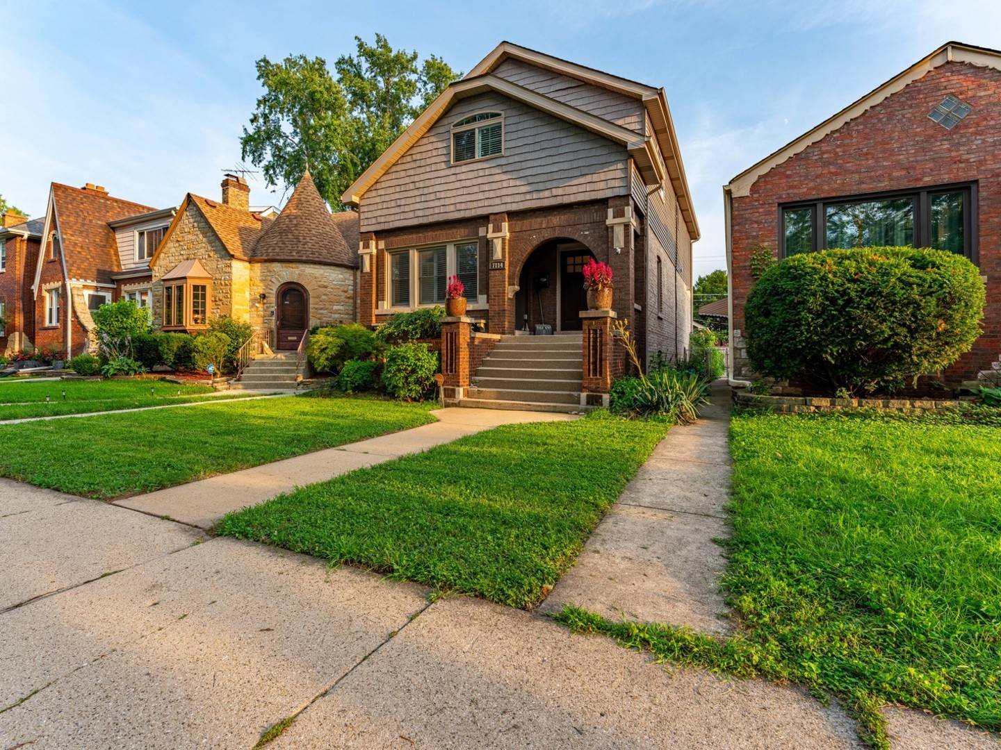 7114 35th ST, Berwyn, IL 60402