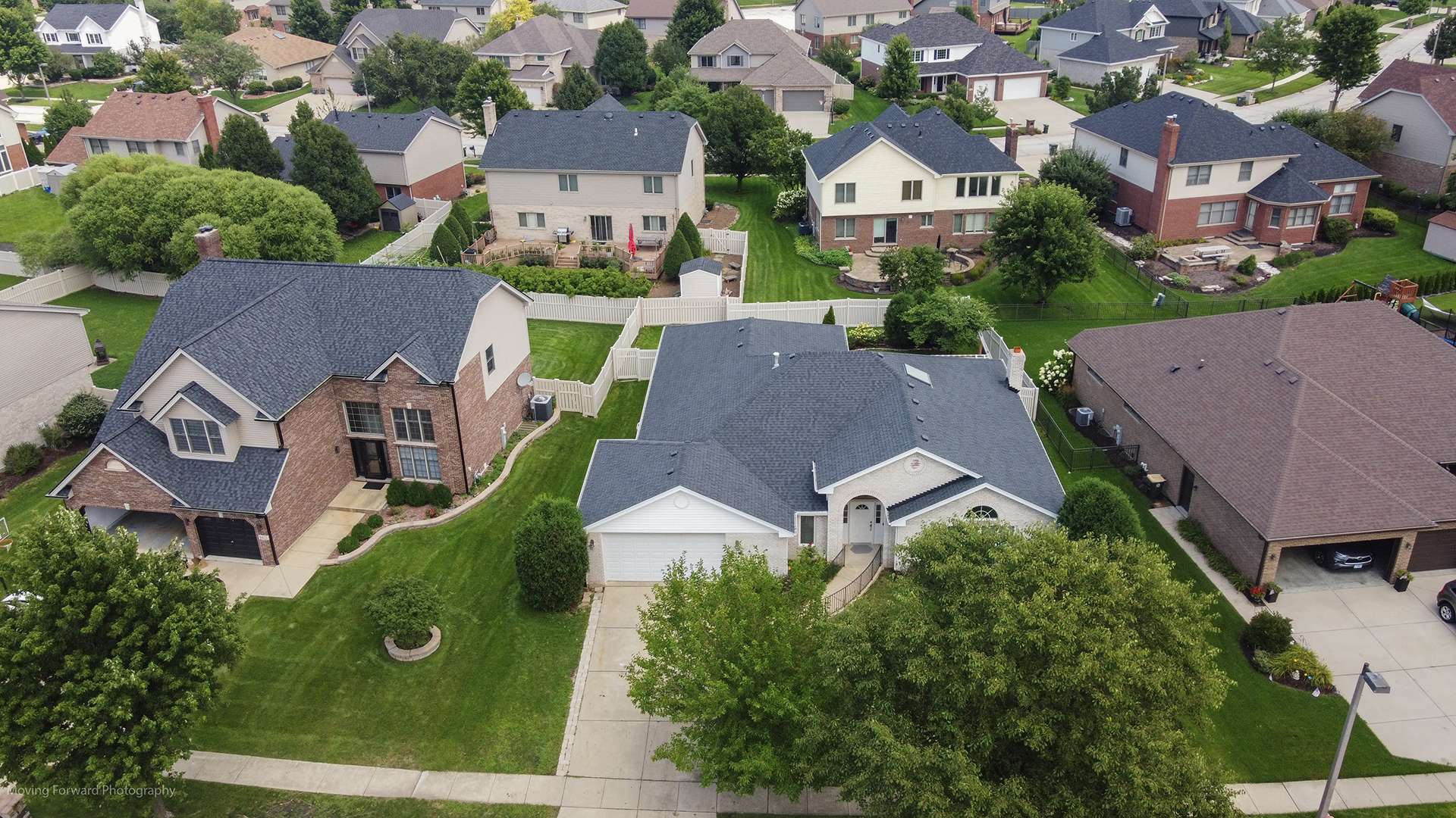 9441 Witham LN, Woodridge, IL 60517