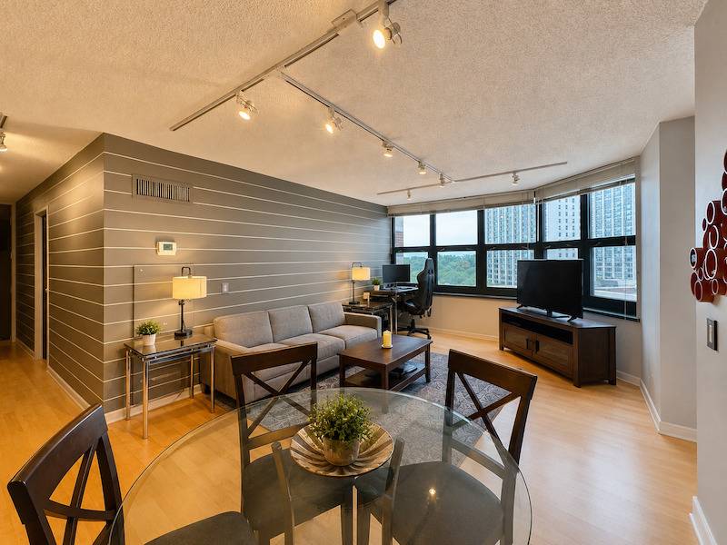 3660 N LAKE SHORE DR #713, Chicago, IL 60613