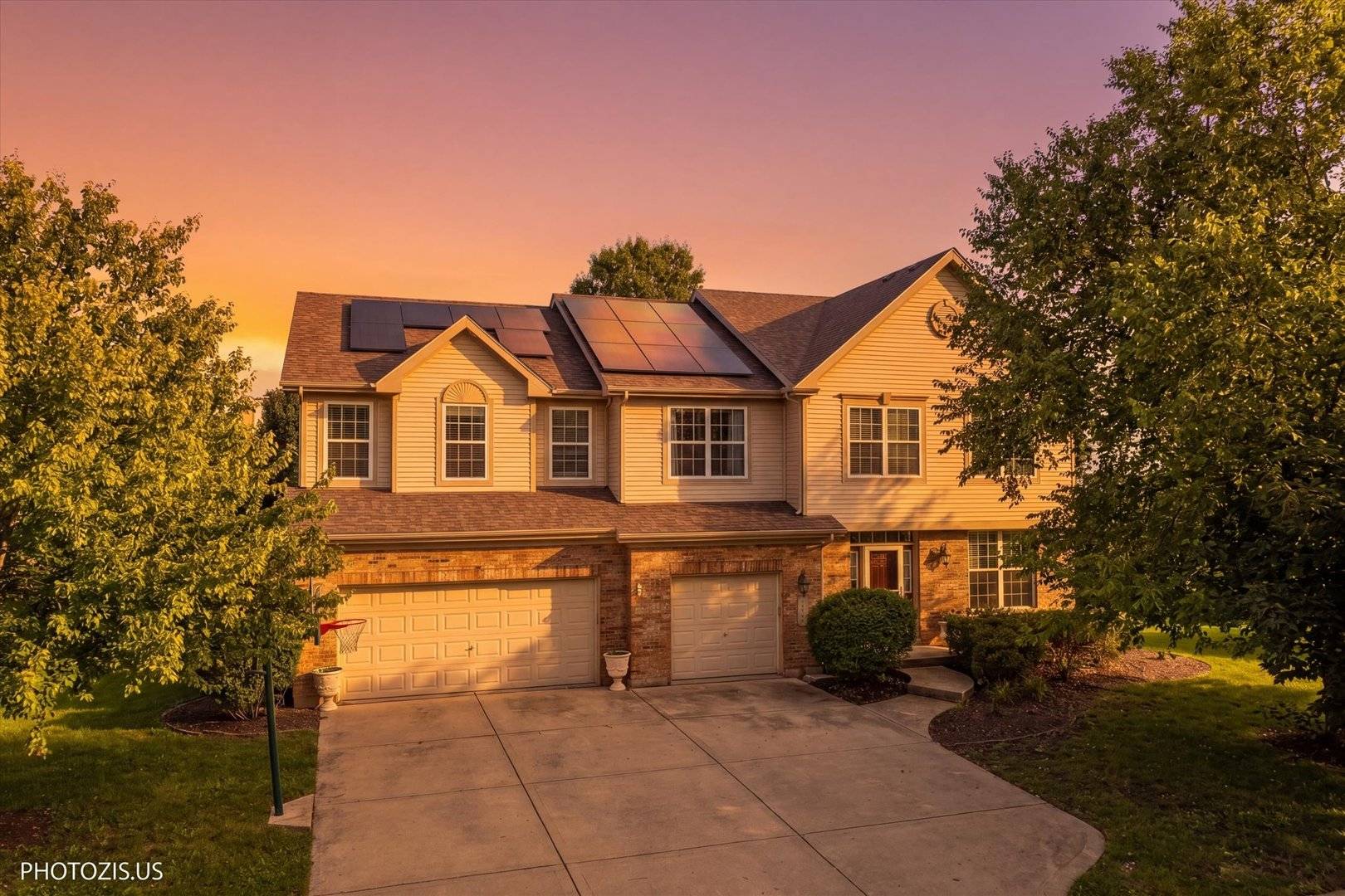 157 Primrose LN, Bartlett, IL 60103