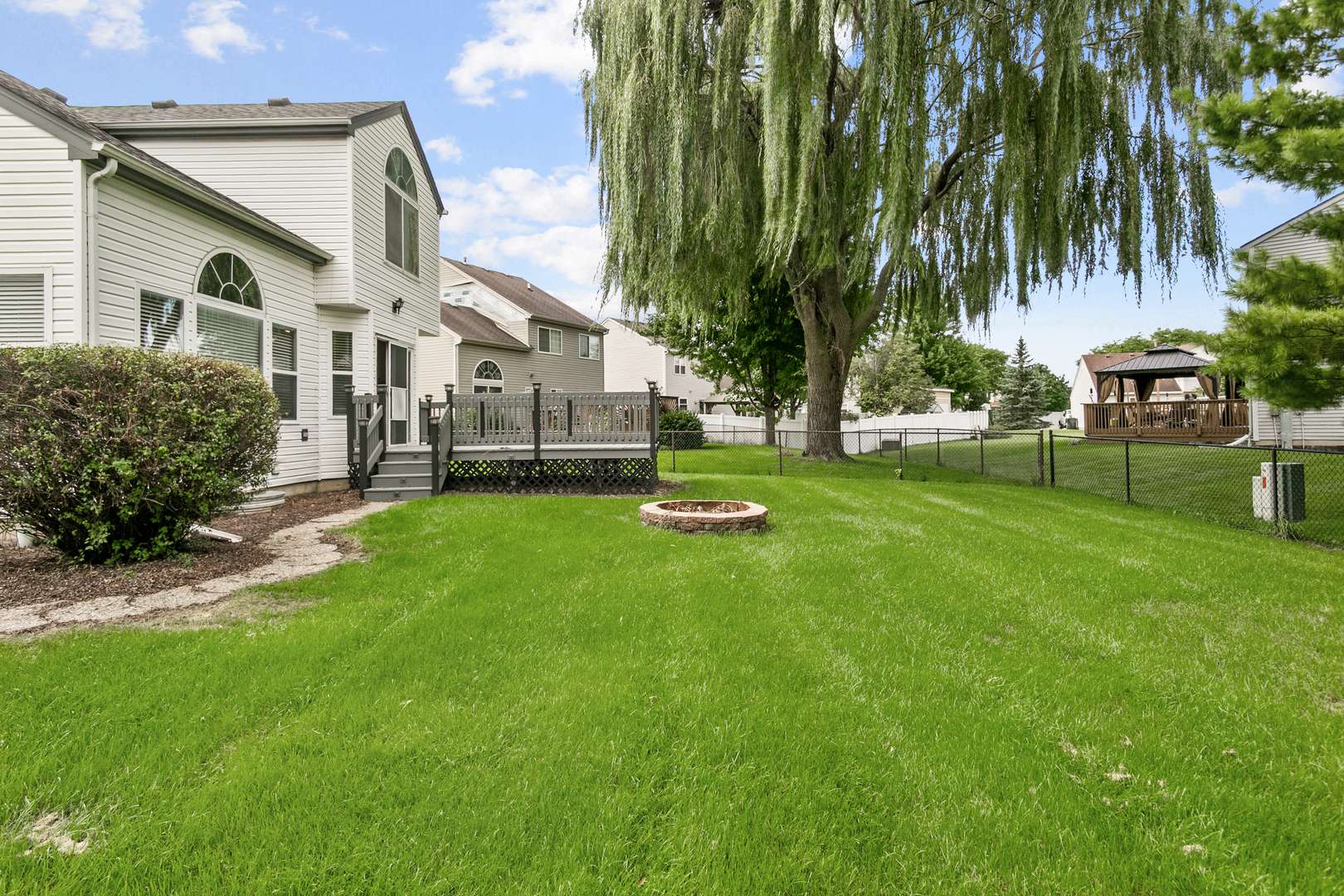 3 RIDGE CT, South Elgin, IL 60177