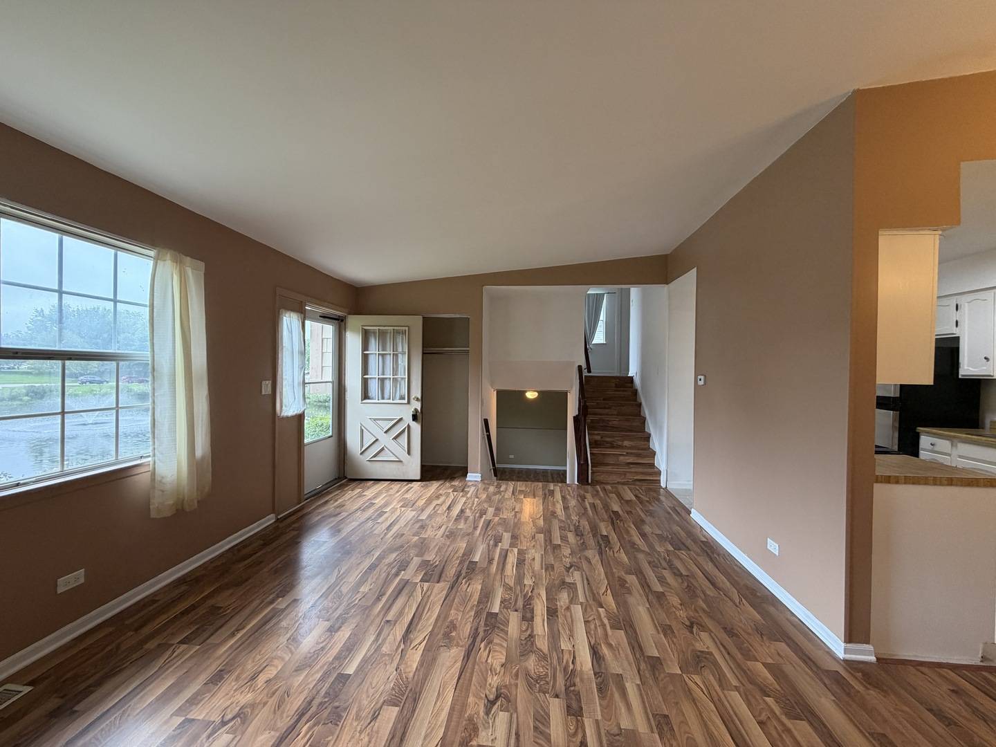 301 Cherrywood CT #301, Vernon Hills, IL 60061