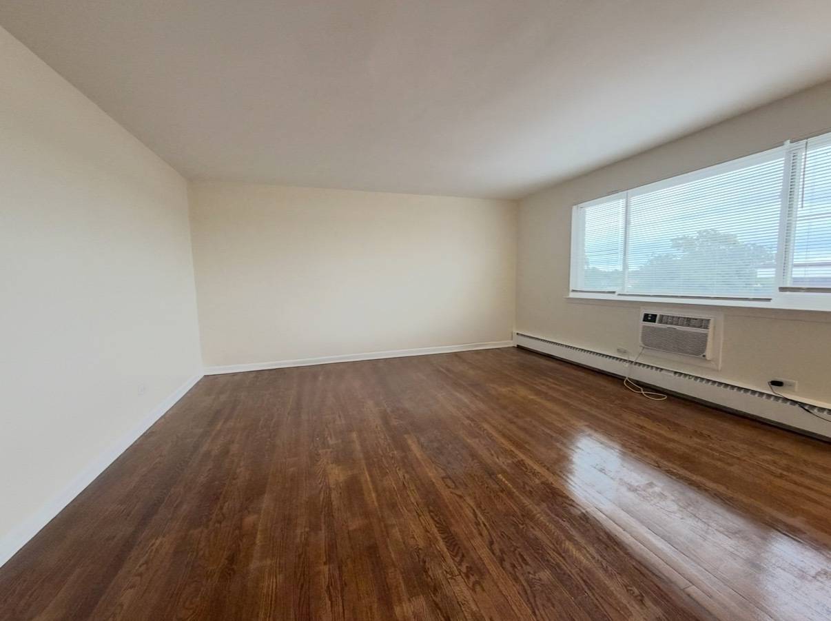 2033 W 111th ST #2N, Chicago, IL 60643