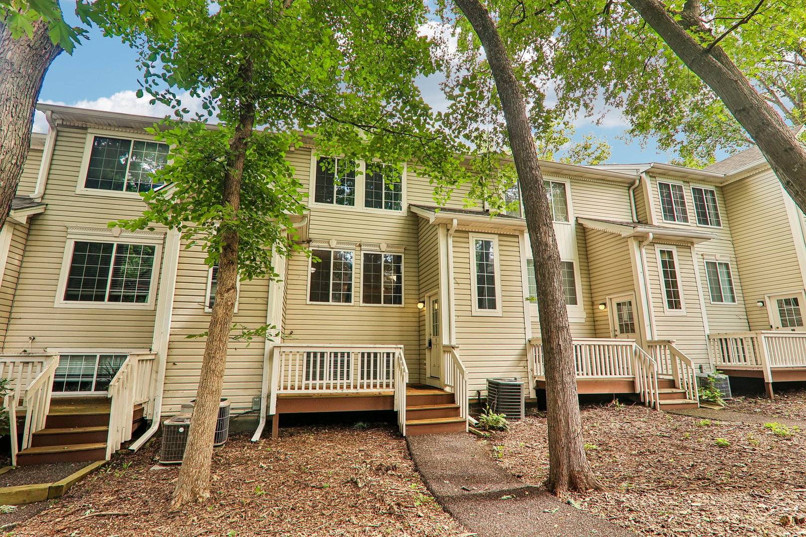 95 N Macgillis DR, Round Lake, IL 60073