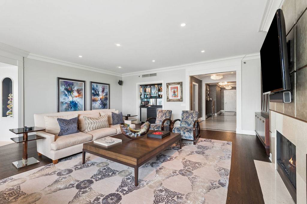 840 N LAKE SHORE DR #401-402, Chicago, IL 60611