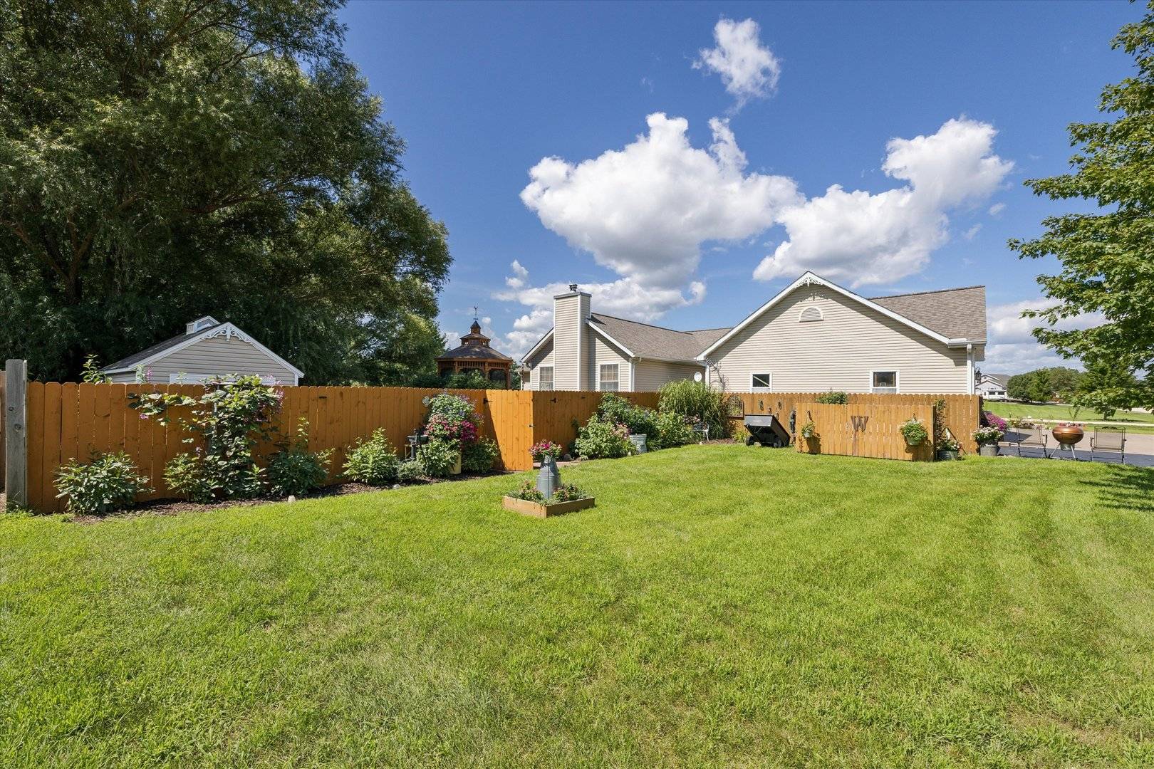 21157 Balk LN, Fulton, IL 61252