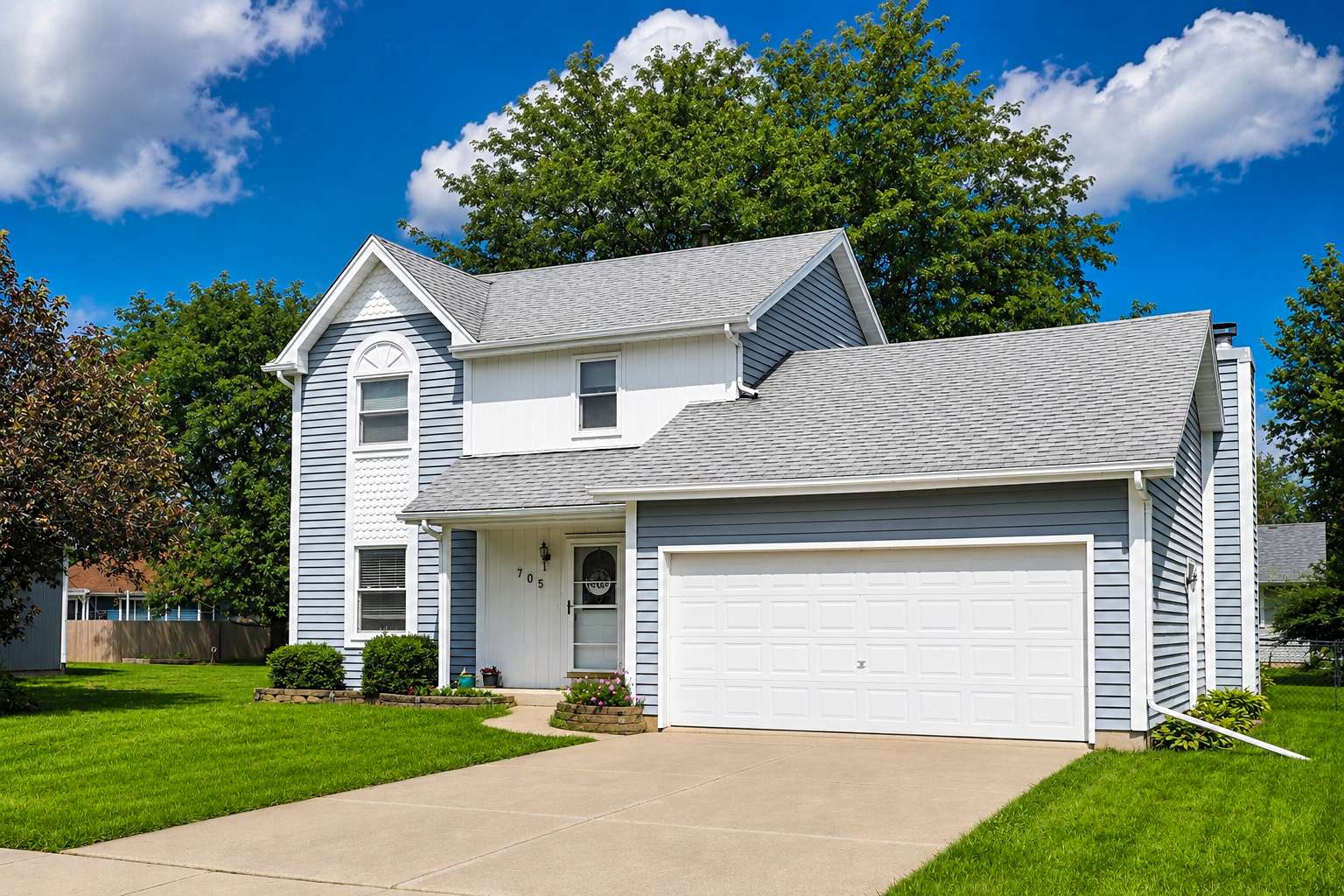 705 E Edgelawn DR, Plano, IL 60545