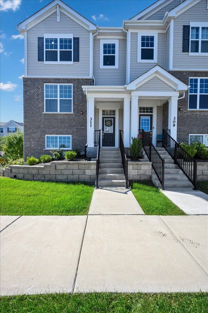 311 Timberleaf CIR, Roselle, IL 60172
