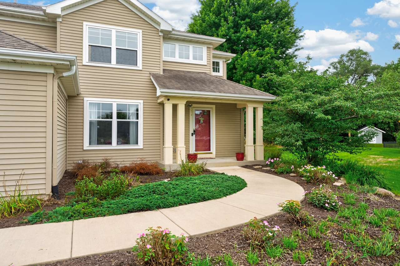 11086 PRAIRIE WIND PL, Roscoe, IL 61073