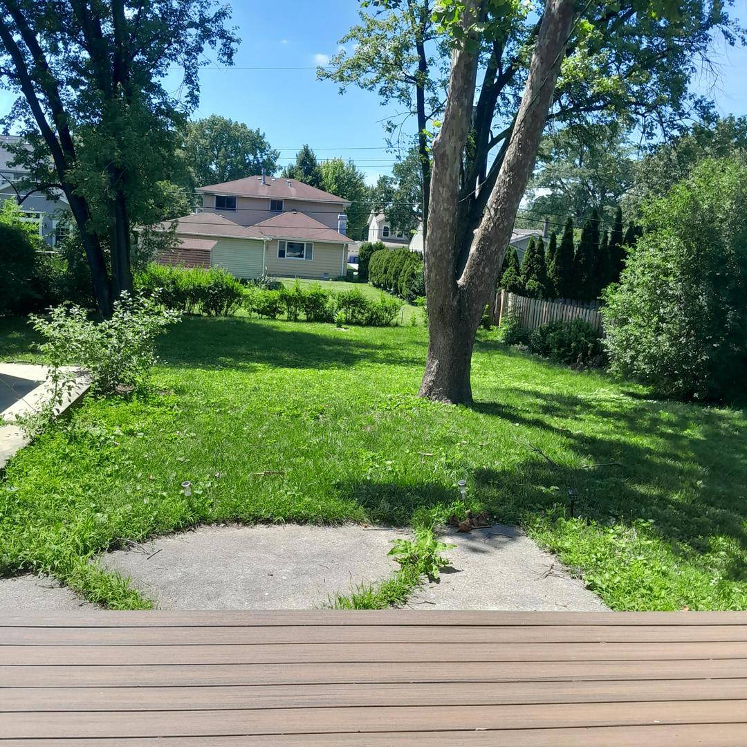 212 N Louis ST, Mount Prospect, IL 60056