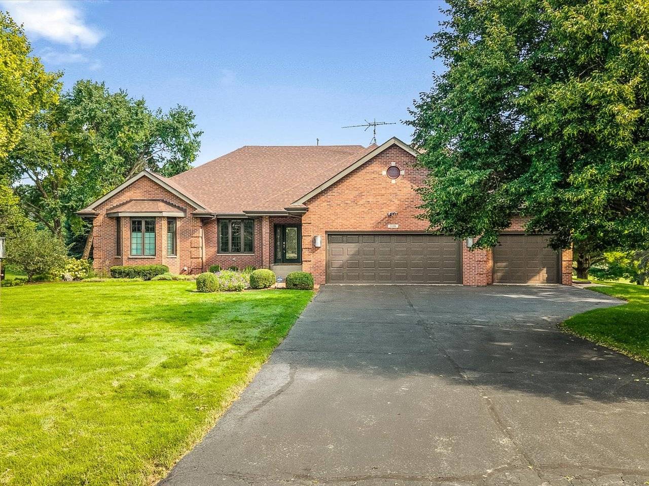 1198 Tuneberg Pkwy, Belvidere, IL 61008