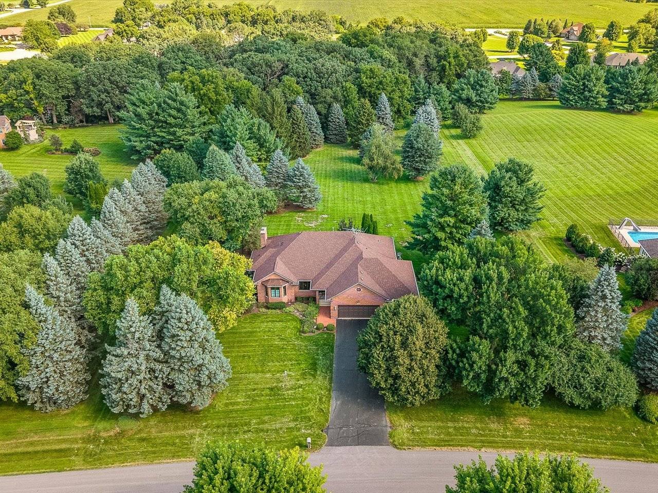 1198 Tuneberg Pkwy, Belvidere, IL 61008