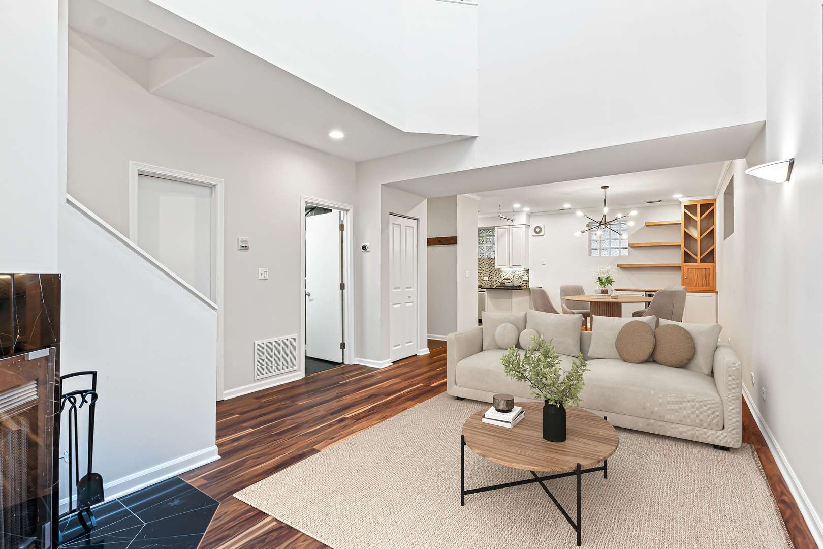 909 W Diversey Pkwy #3W, Chicago, IL 60614