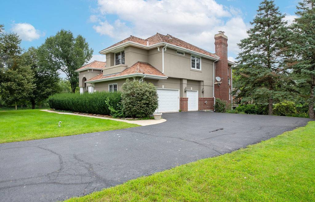 315 Bishop CT, Inverness, IL 60010