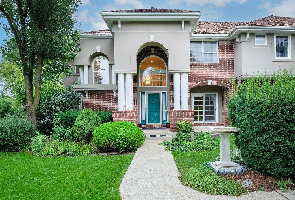 315 Bishop CT, Inverness, IL 60010