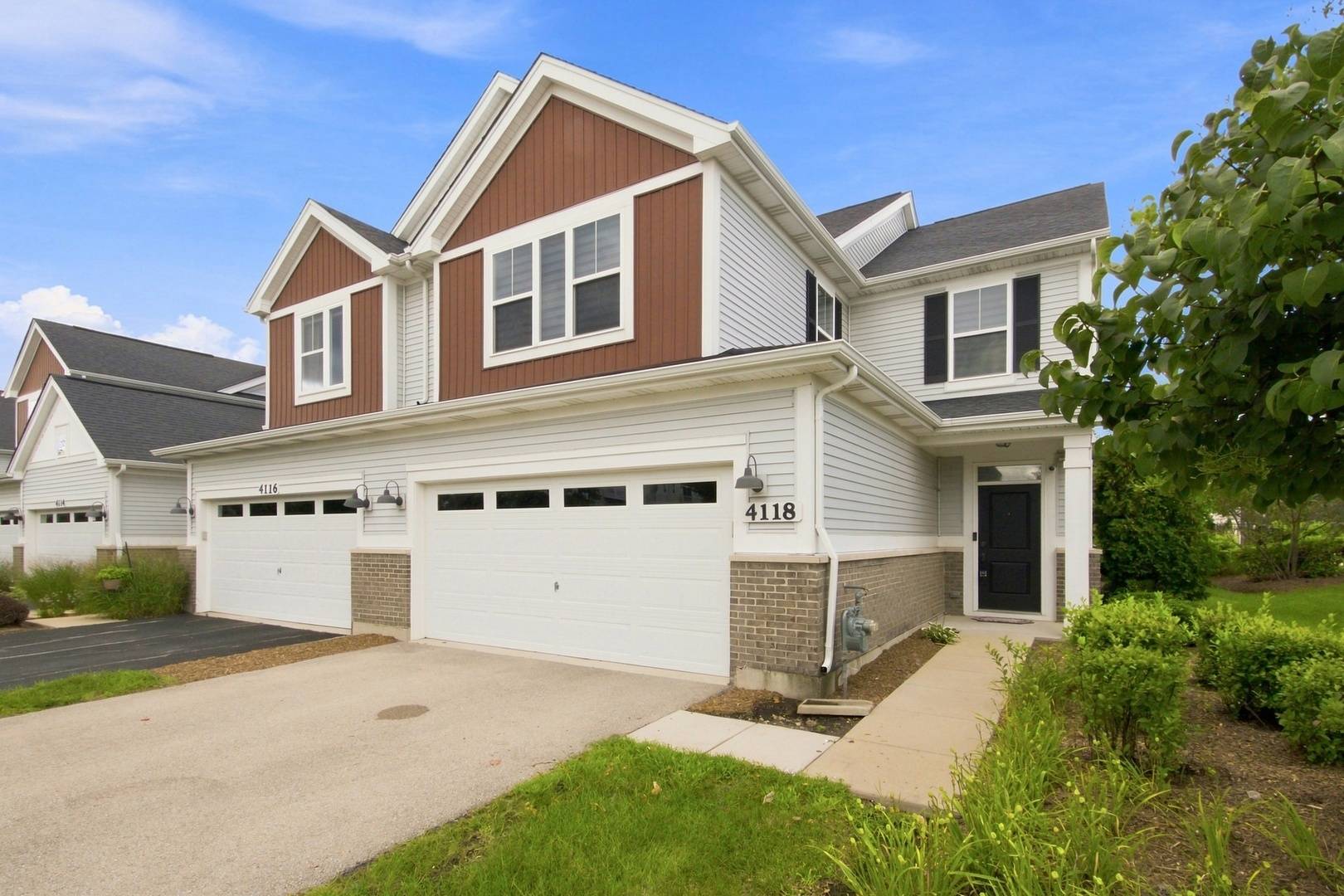 4118 Calder LN, Aurora, IL 60504