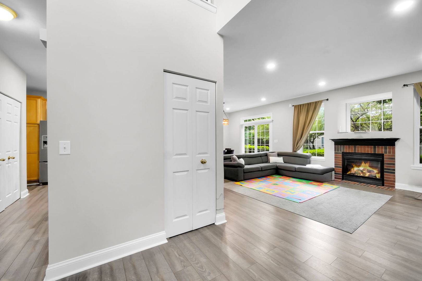 2451 Stonegate RD, Algonquin, IL 60102