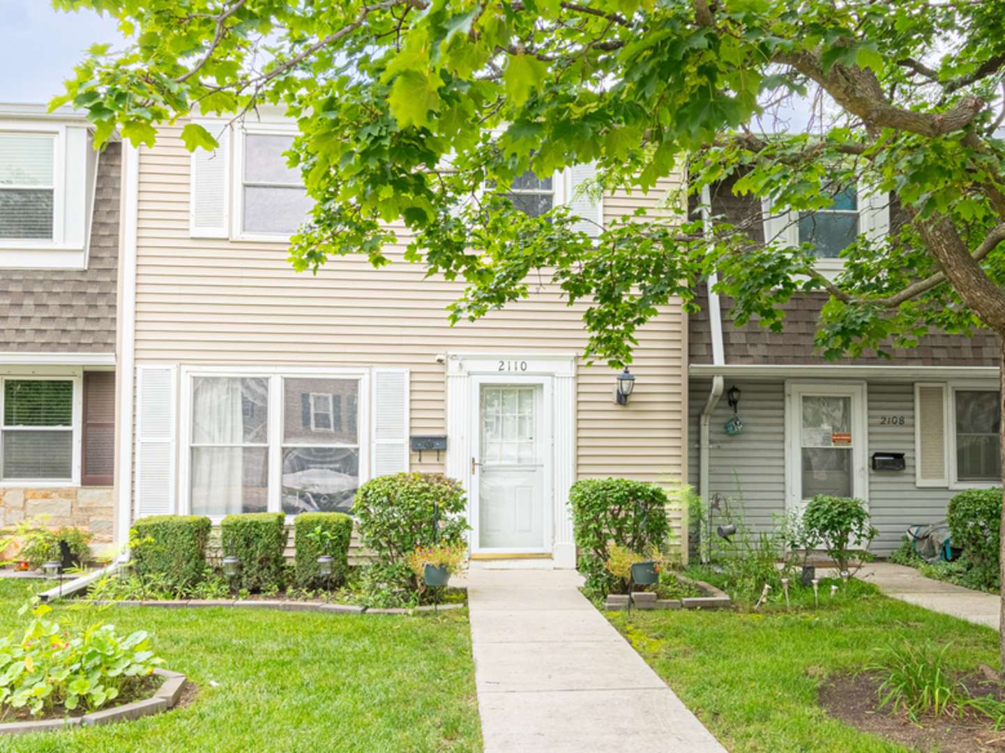 2110 STANLEY CT, Schaumburg, IL 60194