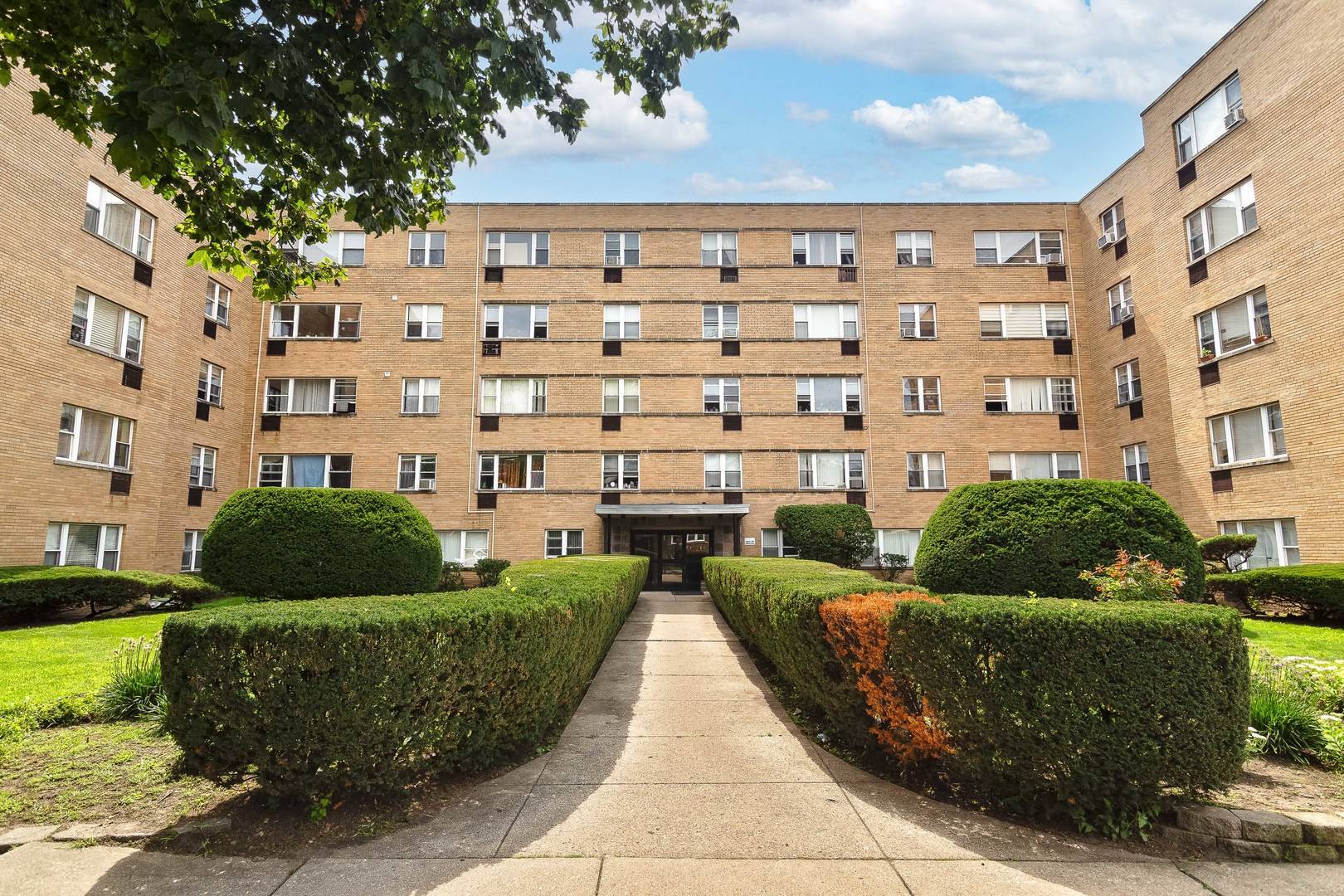 2115 W Farwell AVE #511, Chicago, IL 60645