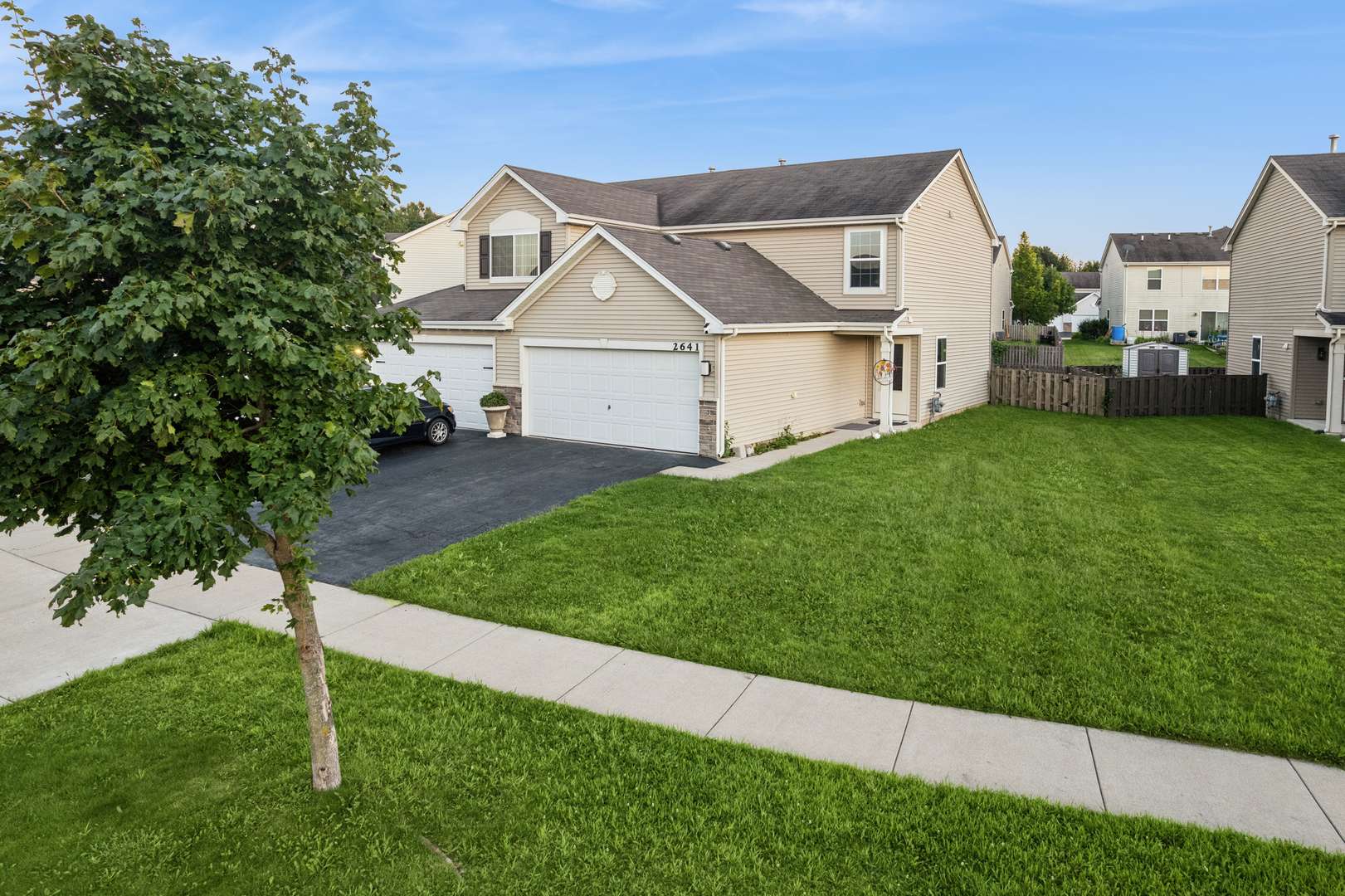 2641 Carlisle LN, Hampshire, IL 60140
