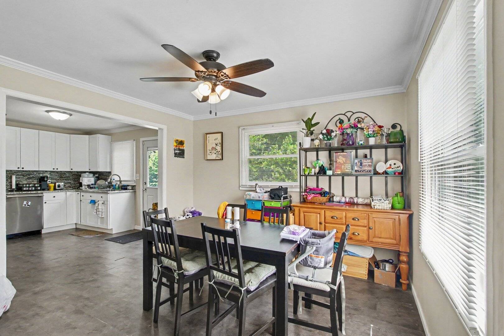 426 Redwing DR, Round Lake Beach, IL 60073