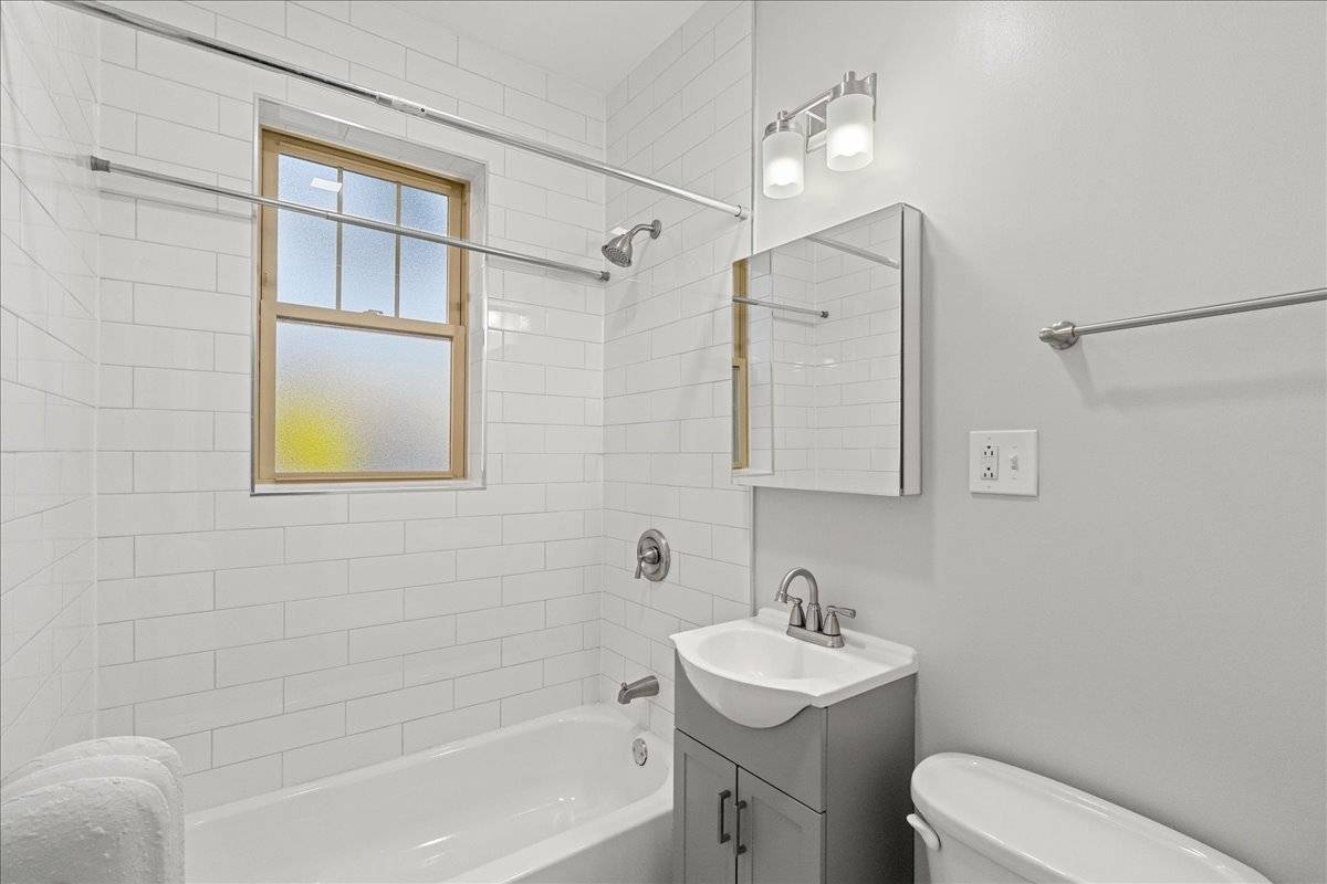 901 W Altgeld ST #1B, Chicago, IL 60614