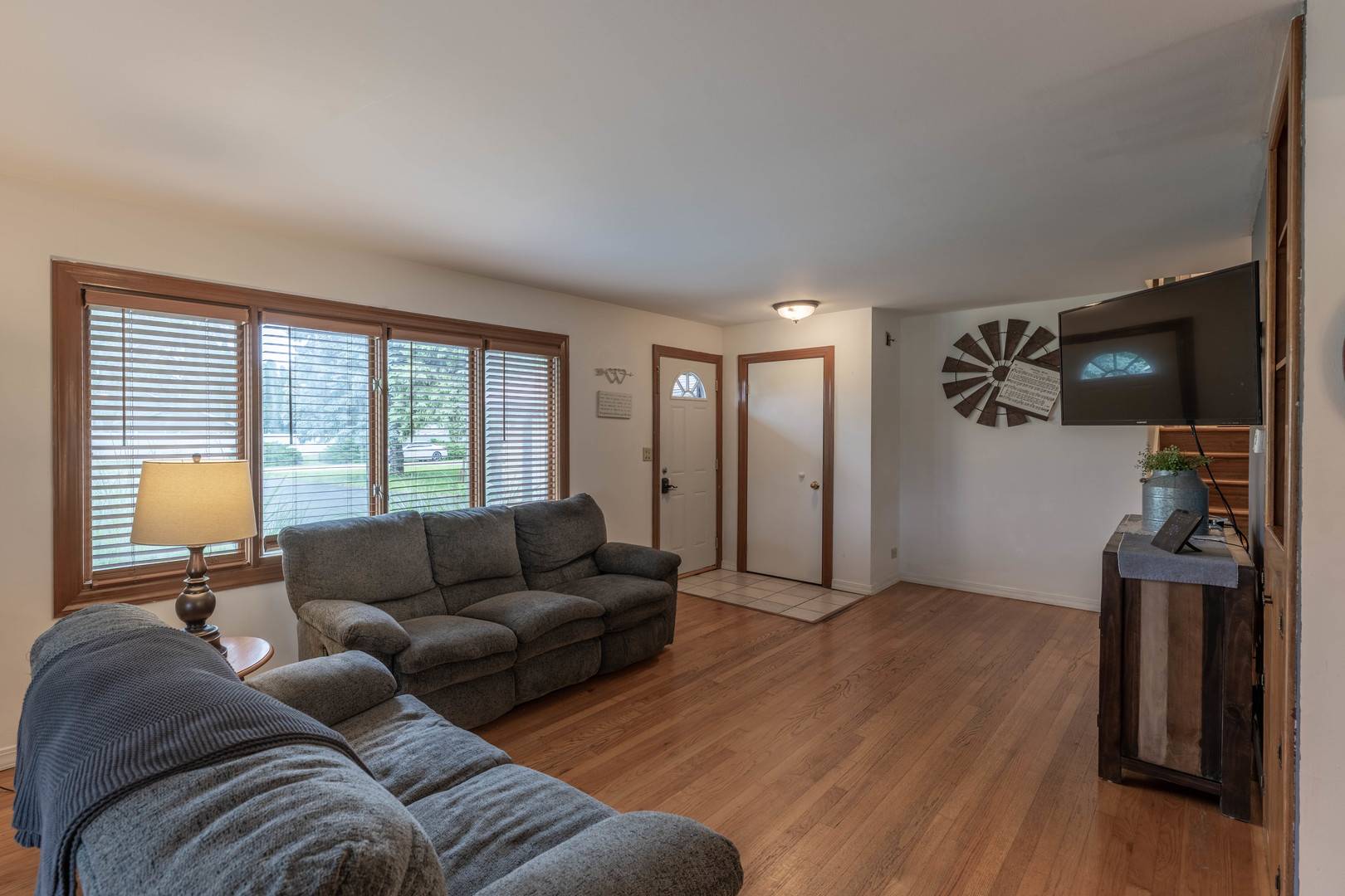 24940 W 103rd ST, Naperville, IL 60564